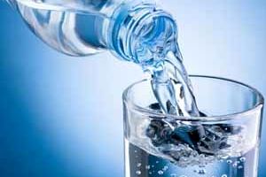 آیا نوشیدن آب فشار خون را کاهش می دهد؟