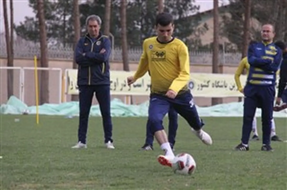 مسلمان زوج جدید کومان در مرکز خط میانی