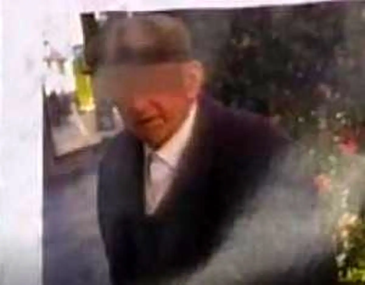 کار زشت پیرمرد 79 ساله با خودرو های پارک شده !