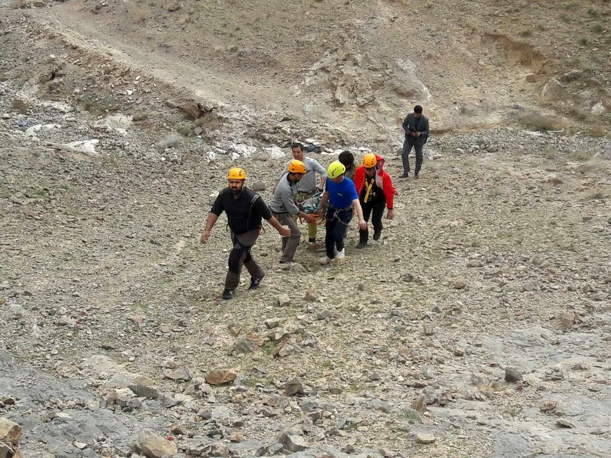 یک کوهنورد خوافی بر اثر سقوط از کوه جان باخت