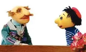 کلیپ خنده دار مسابقه دو فاميل دور و كلاه قرمزي