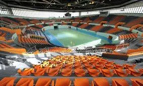 سقف آزادی سوراخ است، کاش باران نیاید!