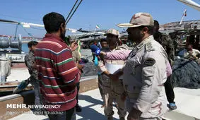 توقیف پنج فروند شناور حامل سوخت و کالای قاچاق در آبهای مرزی کیش