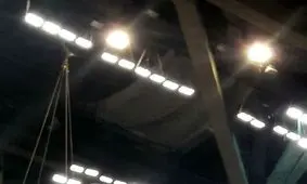 برگزاری فینال والیبال با یک ساعت و نیم تاخیر/ سوراخ آزادی با نایلون ترمیم شد!