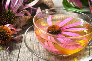 درمان خشکی دهان با نوشیدن یک چای گیاهی