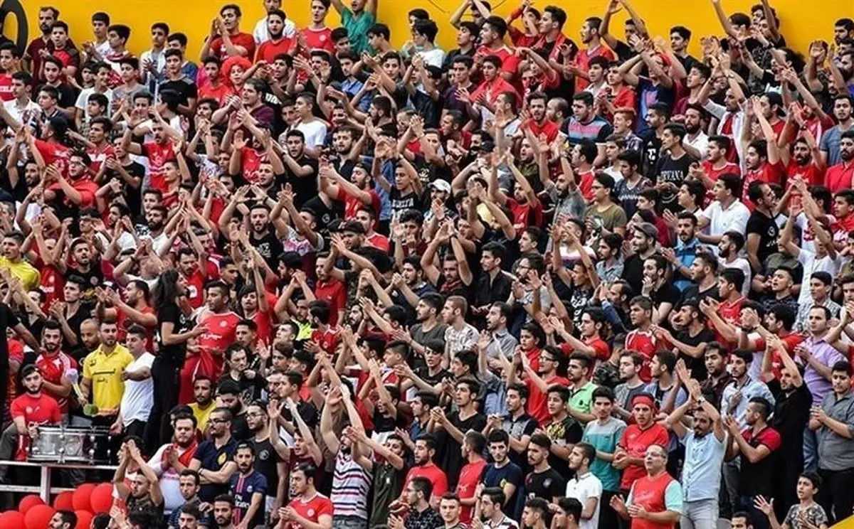 شعار هواداران علیه یکدیگر/ سردار جنگل پُر نشد!