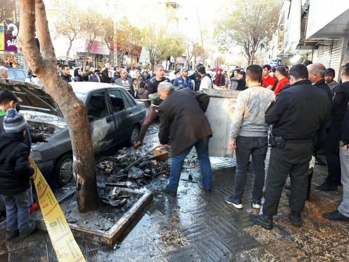 انفجار بساط یک دستفروش مواد محترقه در تهران + عکس
