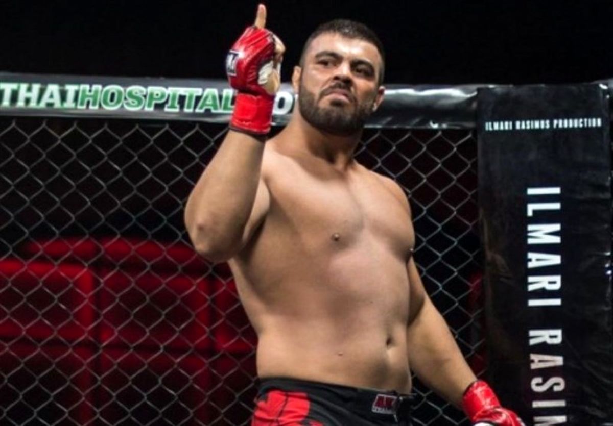 برتری امیر علی‌اکبری مقابل "قبر کَن" آمریکایی در مسابقات MMA