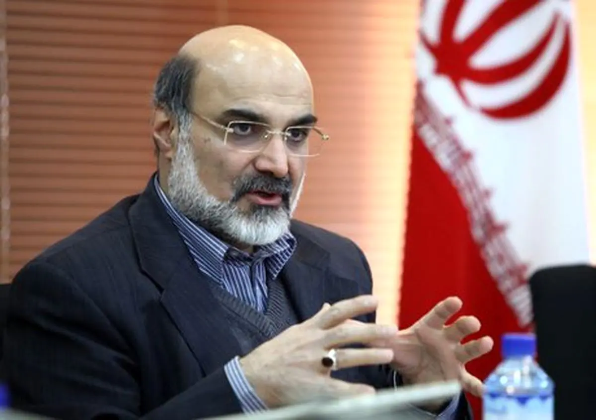 فردوسی پور در شبکه سه می ماند