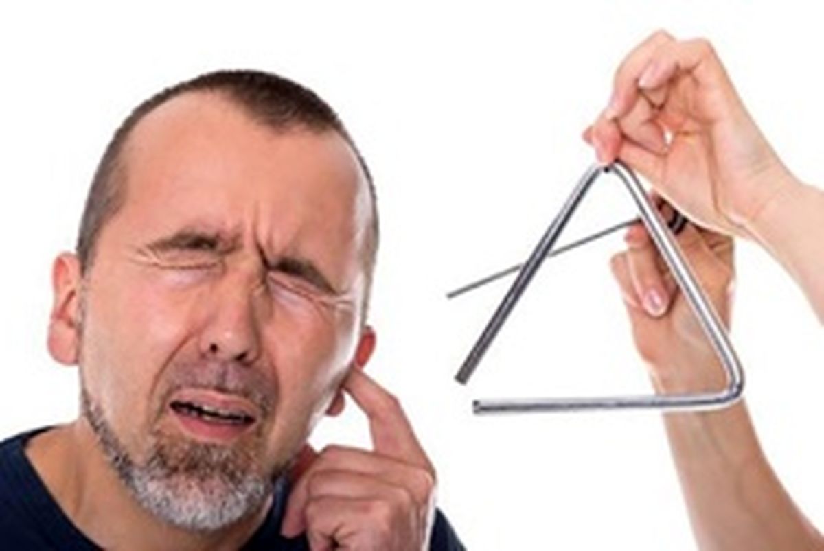 چرا گوش وزوز میکند یا سوت میکشد؟/همه چیز درباره یک مشکل قدیمی