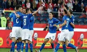 ایتالیایی‌ها کت و شلوار پوش شدند