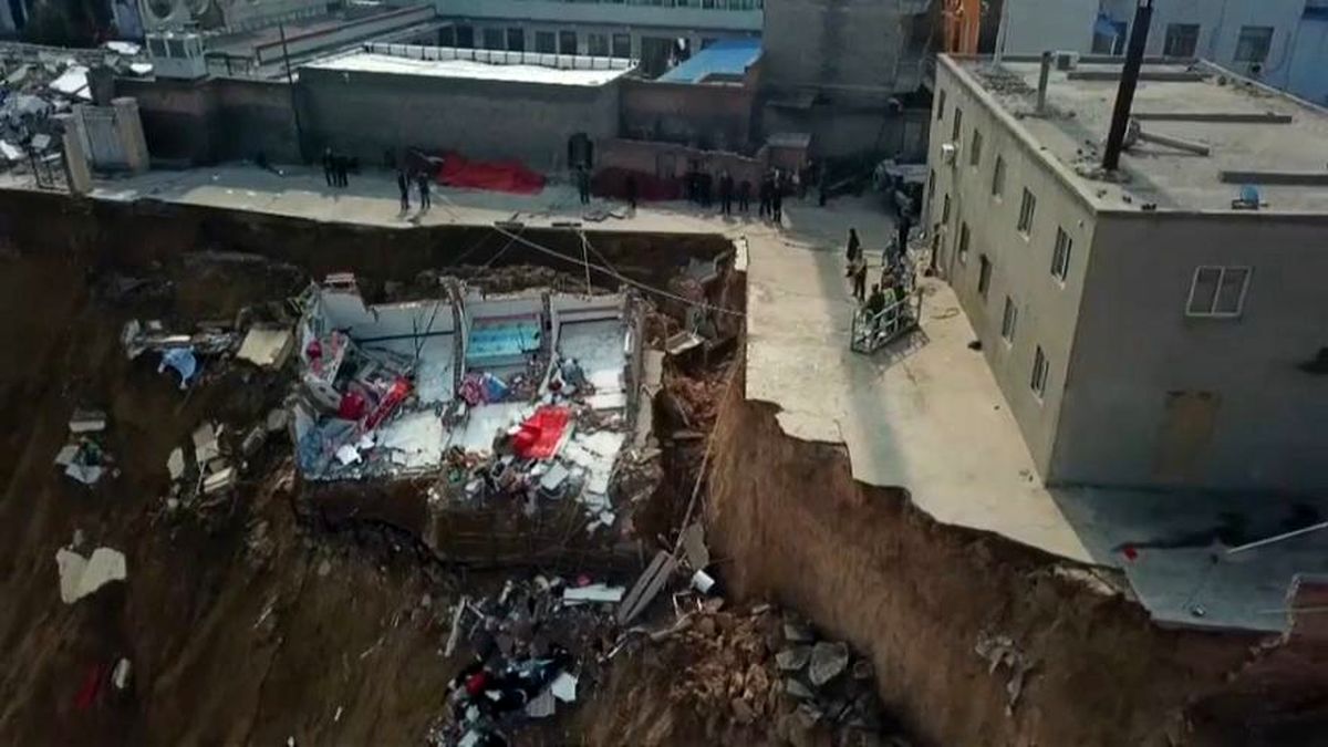 مرگ دستکم ۱۵ نفر در پی رانش زمین و فروریختن ساختمان در مرکز چین