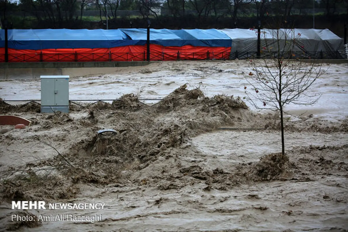 خاموشی برق ۲۰ روستا و مرگ ۳ سیلزده/ «کیاسر» مسدود است