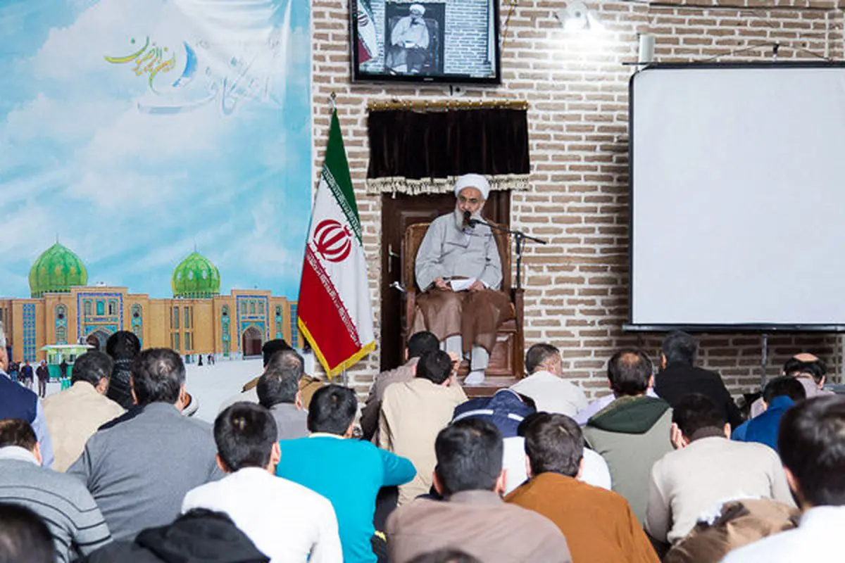 اعتکاف باید با اتفاقات روز جامعه هماهنگ باشد تا کلیسا نشینی نشود