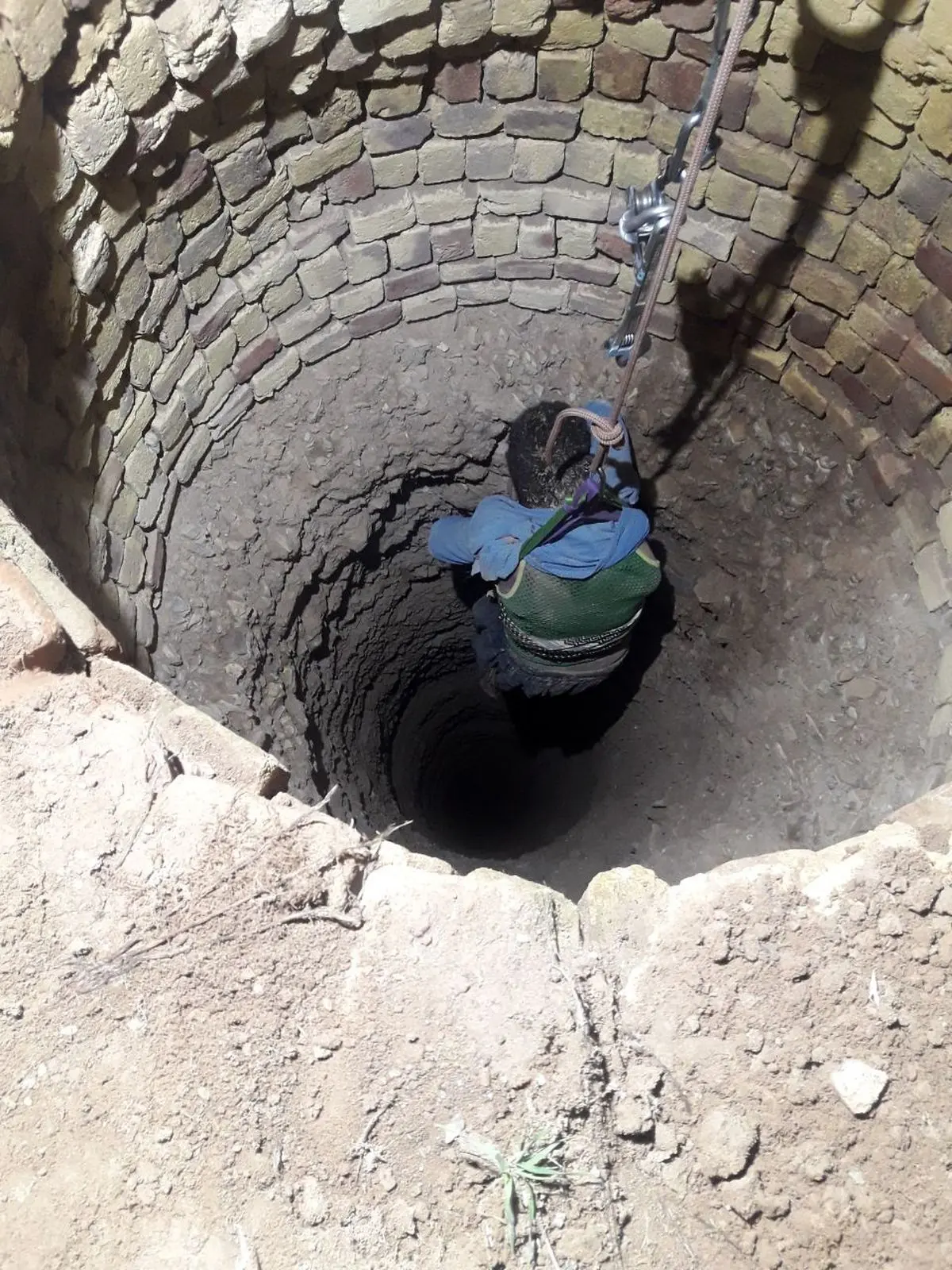 مرد ۴۴ ساله از عمق مرگ بیرون کشیده شد