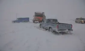 امدادرسانی به گرفتاران در برف در سمنان