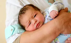 زن آمریکایی ۶ قلو زایید