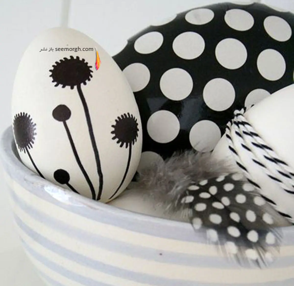 تزیین تخم مرغ هفت سین با طراح های سیاه و سفید برای نوروز