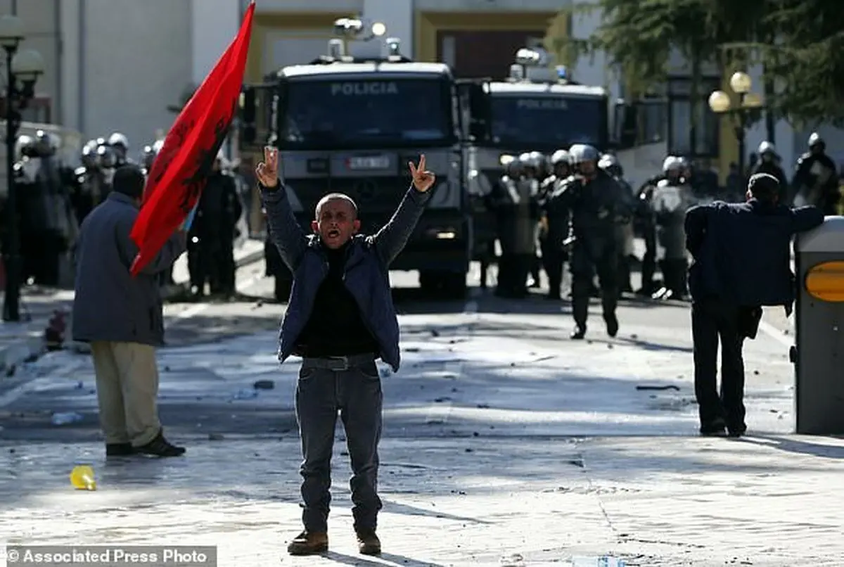 معترضان در آلبانی انتخابات زودهنگام می‌خواهند