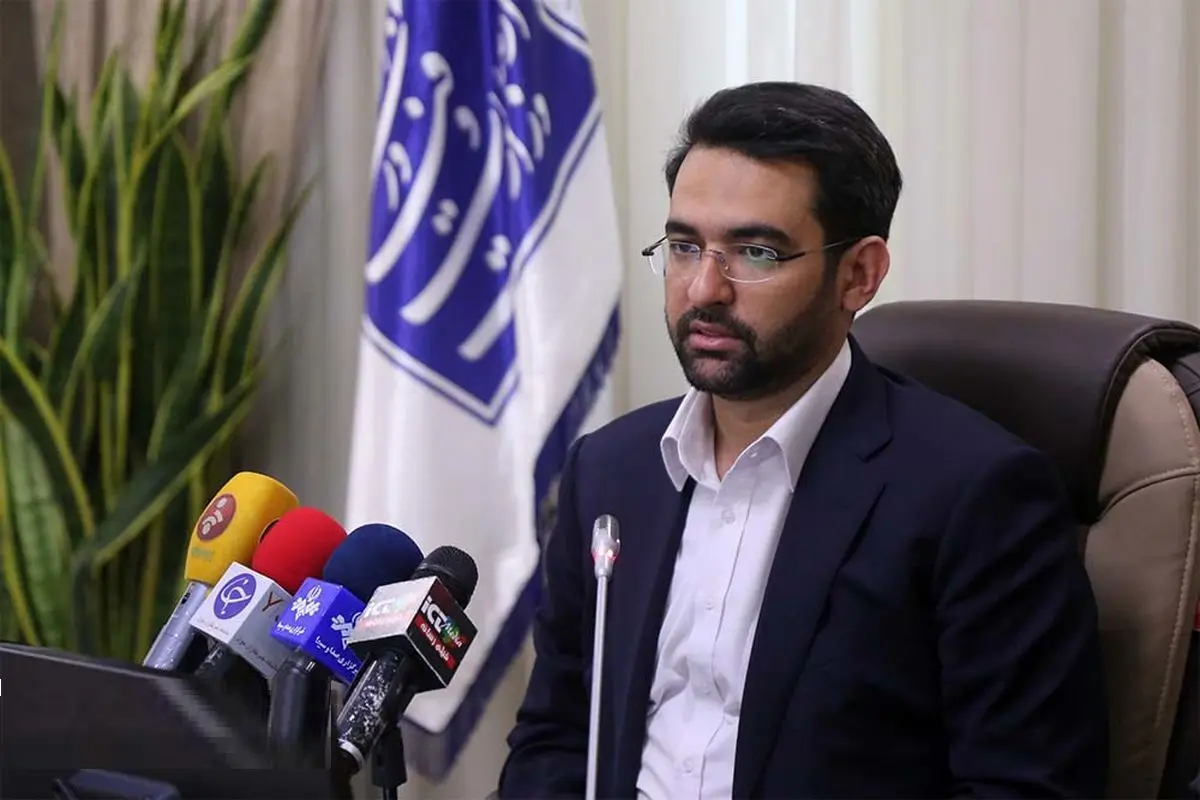 آذری جهرمی خطاب به مالک شریعتی: امنیتی‌ها مثل شما دهن لق نیستند