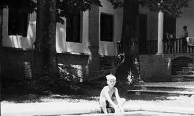 عکس هایی از داخل سفارت انگلستان؛ محل بست نشینی مشروطه خواهان