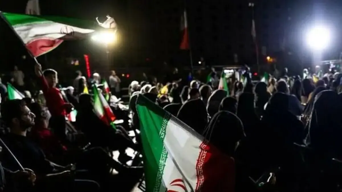 کسانی که با مذاکره مخالفند و از جنگ دفاع می کنند حاضرند لباس رزم بپوشند؟/ حاضرند نه در جنوب لبنان با اسرائیل که در همین ایران خودمان با جندالشیطان بجنگند؟/ برخی فکر می کنند ایران از نظر نظامی می تواند آمریکا را شکست دهد و اسرائیل را با خاک یکسان کند