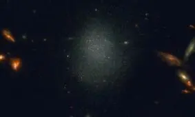 کشف اتفاقی یک کهکشان منزوی، ساکن و خاموش