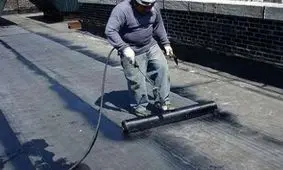 حادثه مرگبار در پشت‌بام/ ایزوگام‌ کار 35 ساله در آتش سوخت و جان باخت