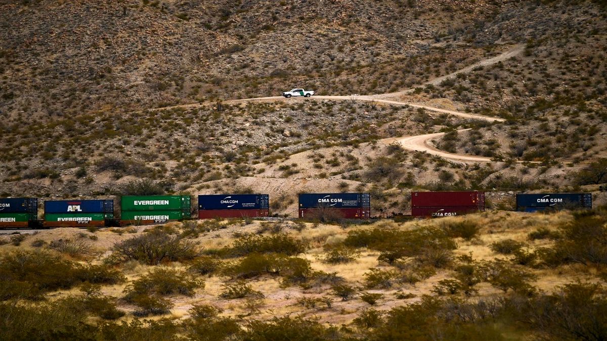 برخورد قطار با تانکر حامل سوخت در مکزیک