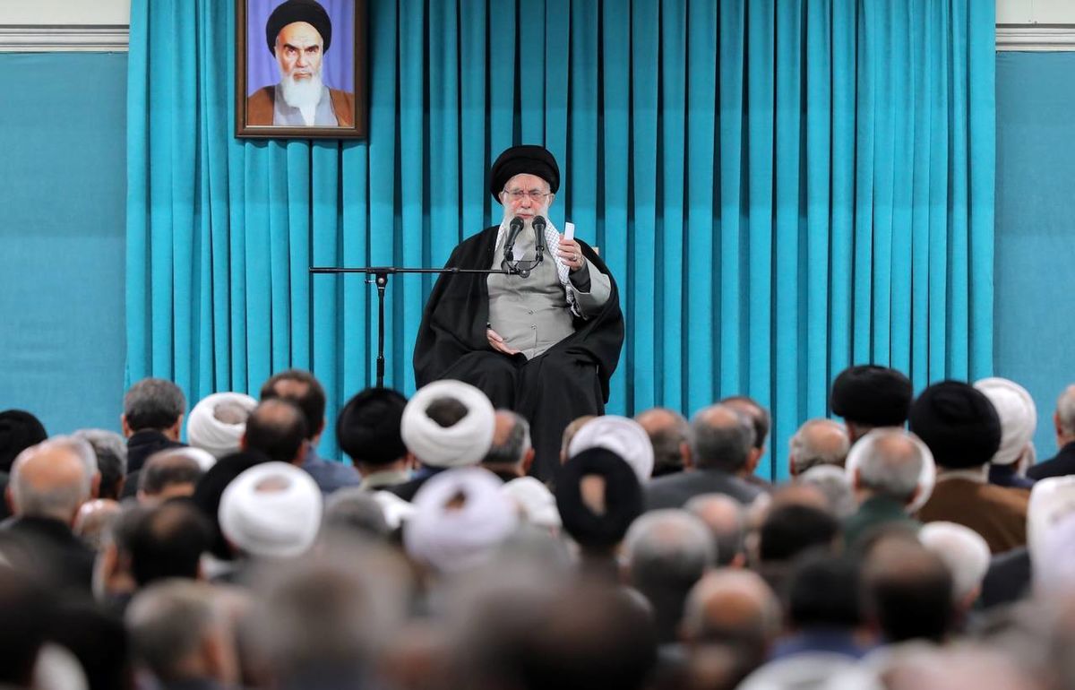 ماجرای نقلقولی خلاف واقع از واکنش رهبر انقلاب به انتقاد یک نماینده از عدم ابلاغ قانون حجاب/ واکنش محافظان چه بود؟