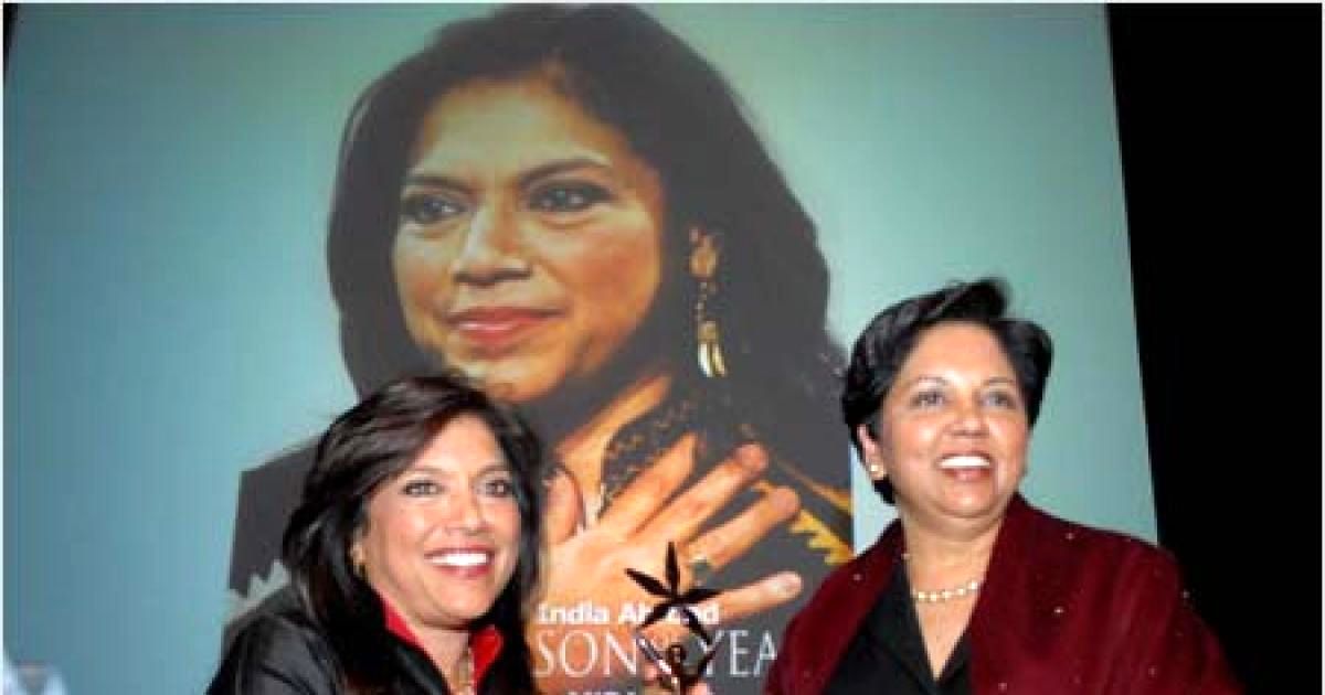 میرا نایر در سال ۲۰۰۷ به عنوان «شخصیت سال» مجلهٔ India Abroad انتخاب شد. 