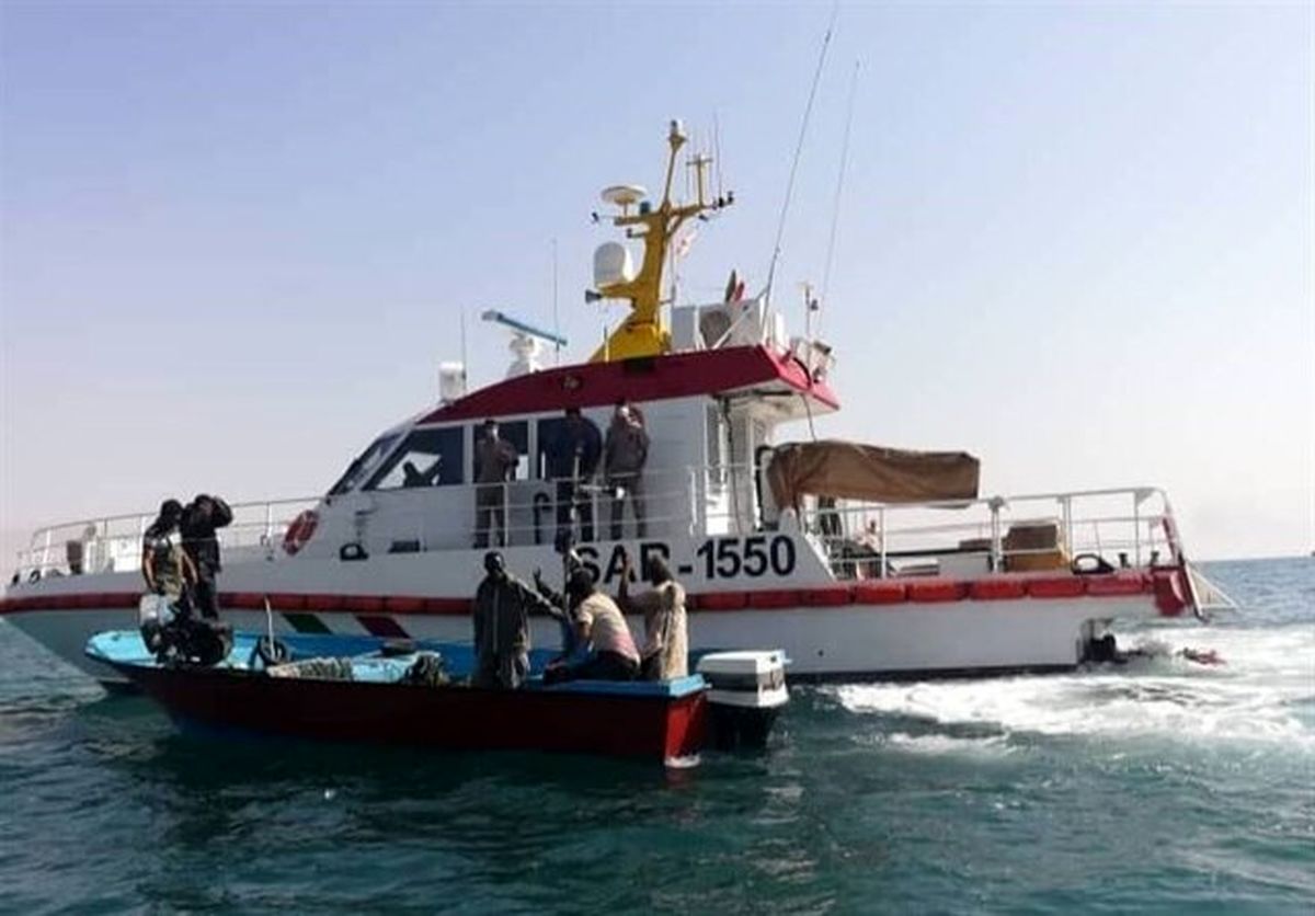 نجات جان ۴ ملوان در آبهای دریای عمان