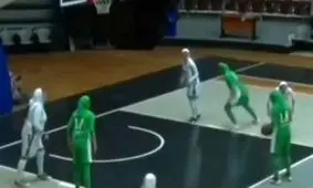  گل به خودی عجیب در بسکتبال زنان/ ویدئو

