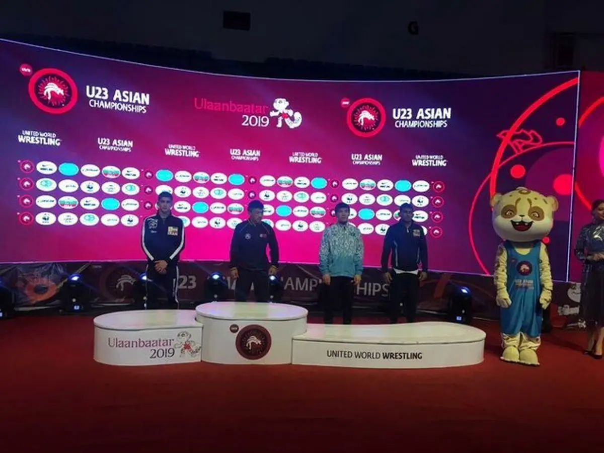 ۲ نقره و یک برنز کشتی آزاد امید ایران در روز دوم قهرمانی آسیا