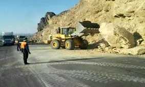 احتمال ریزش کوه و رانش زمین در محورهای ارتباطی ایلام