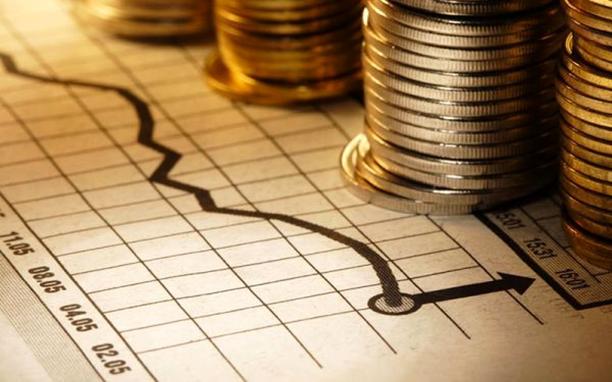 نیم نگاهی به وضعیت اقتصادی کشور در سال 97 / دولت و مجلس به دلایل سیاسی از پذیرش اصلاحات اقتصادی سر باز میزنند