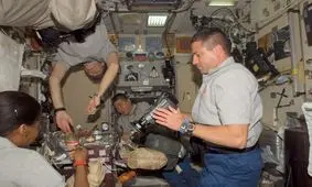 بفرمائید سر سفره فضایی!