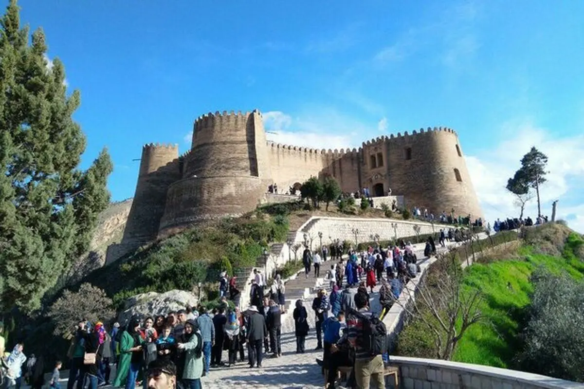 ۱۷ هزار گردشگر از قلعه تاریخی فلک الافلاک دیدن کردند