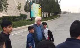 حضور سرمربی استقلال و استقبال کمرنگ‌‌تر هواداران نسبت به بازی قبل