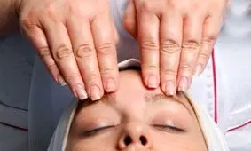 رفع چین و چروک‌های پیشانی با راهکارهای خانگی