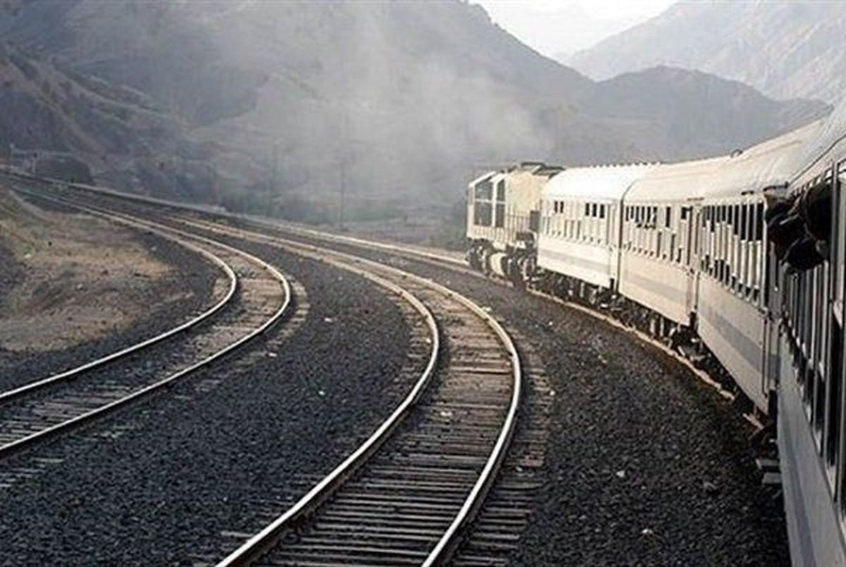 مدیرعامل راه آهن خبر داد؛ آمادگی راه آهن برای انتقال مسافران و خودروهای آسیب دیده در شیراز