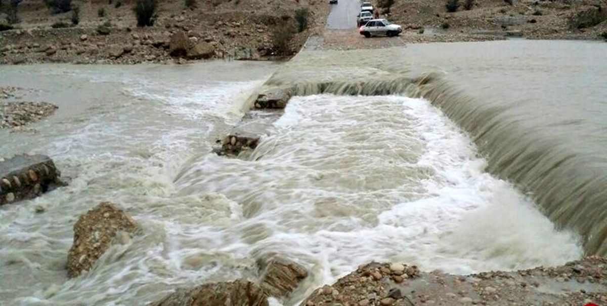تمام راههای ارتباطی با شهر معمولان قطع شد