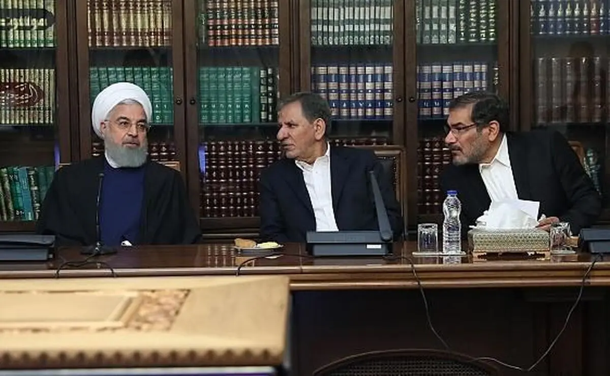 جزئیات جلسه ستاد بحران با حضور روحانی/بی‌خبری روحانی از رودخانه‌های که جاده شدند/مقصر وزارت کشور است یا نیرو