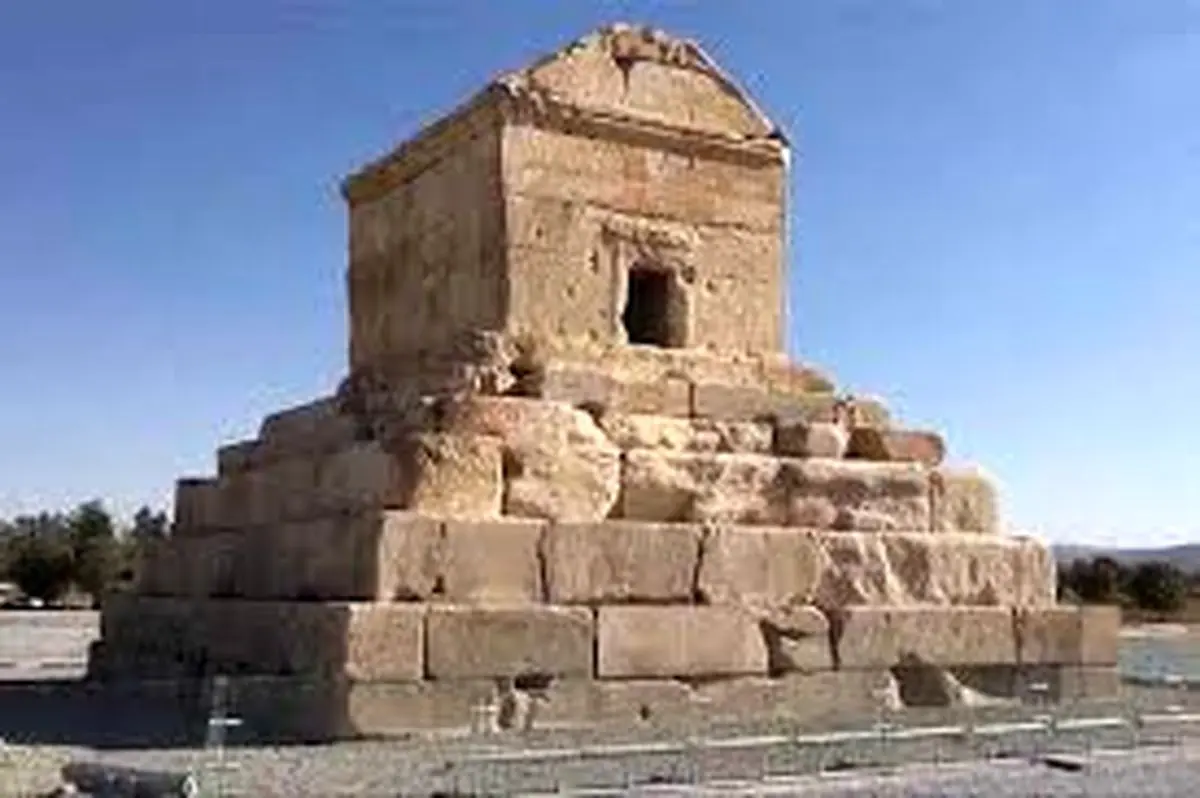 وقوع سیل در مقبره کوروش+فیلم