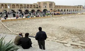 پل خواجو در ساعت زمین خاموش می‌شود