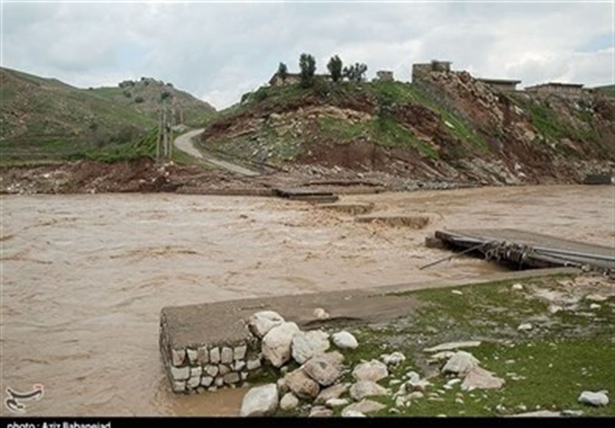 طغیان رودخانه کشکان/ تردد در محور جنوب ممنوع شد