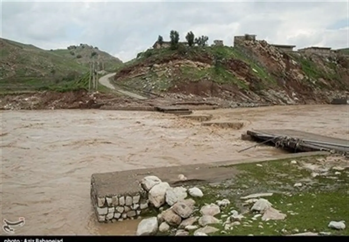 طغیان رودخانه کشکان/ تردد در محور جنوب ممنوع شد