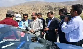 اهدای کتاب بجای برگ جریمه+عکس