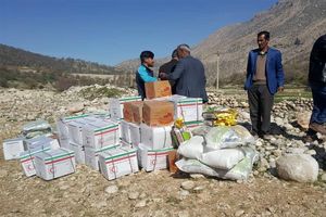 تصاویر/ ارسال محموله‌های هلال‌احمر برای کمک به سیل‌زدگان گلستان