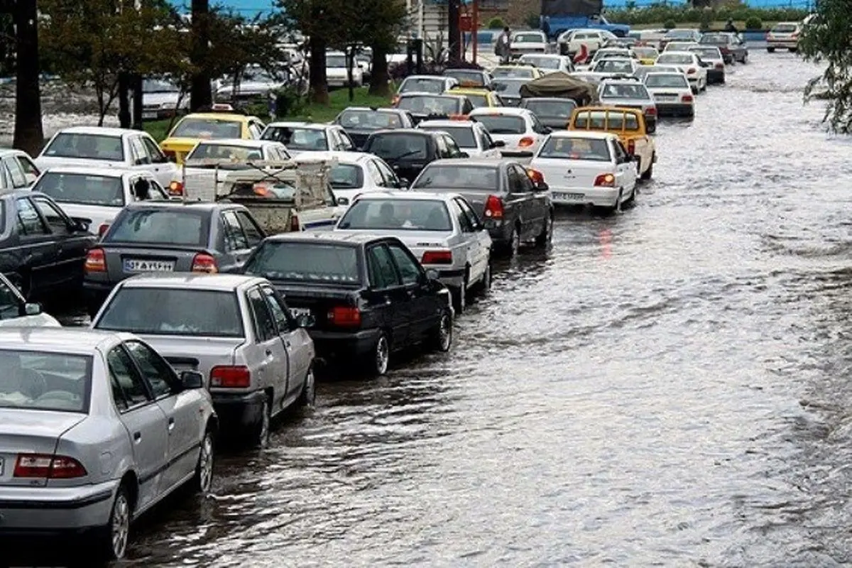 ساخت و سازهای غیرمجاز در کرج مسیر آب‌های سطحی را منحرف کرده است